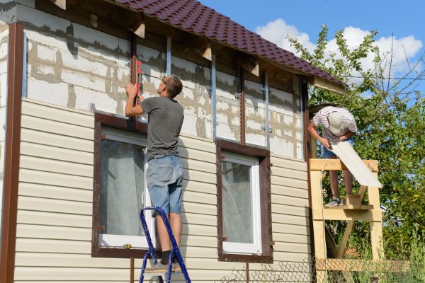 Cost of Handyman Siding Repair in Oconomowoc